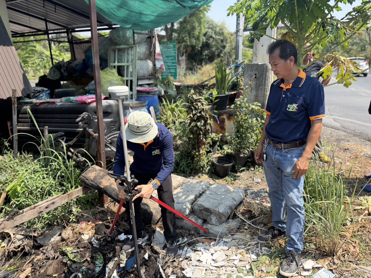 title - ส.ป.ก. ลงพื้นที่เพื่อรังวัดแบ่งแปลงที่ดิน พระราชทาน